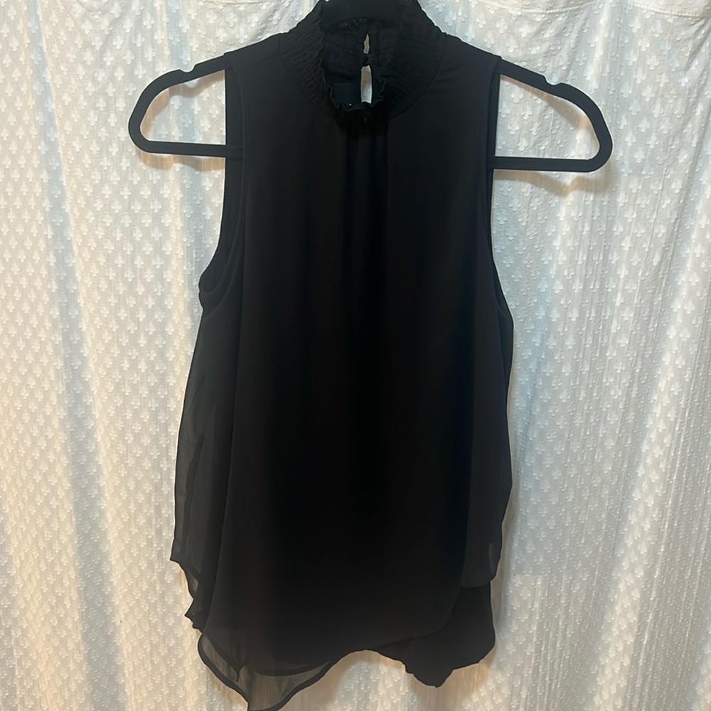 iZ Byer sleeveless mock neck asymmetrical hem, lined top SZ M